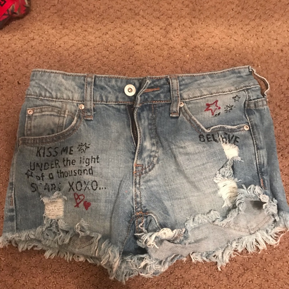 Tillys womens blue ripped shorts ❤️